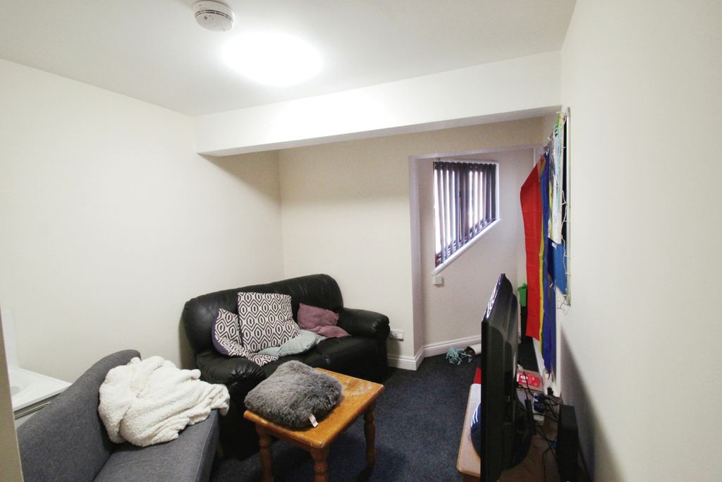 Property photo 3 of 6 6Aa3d166-Img_892_5_Original