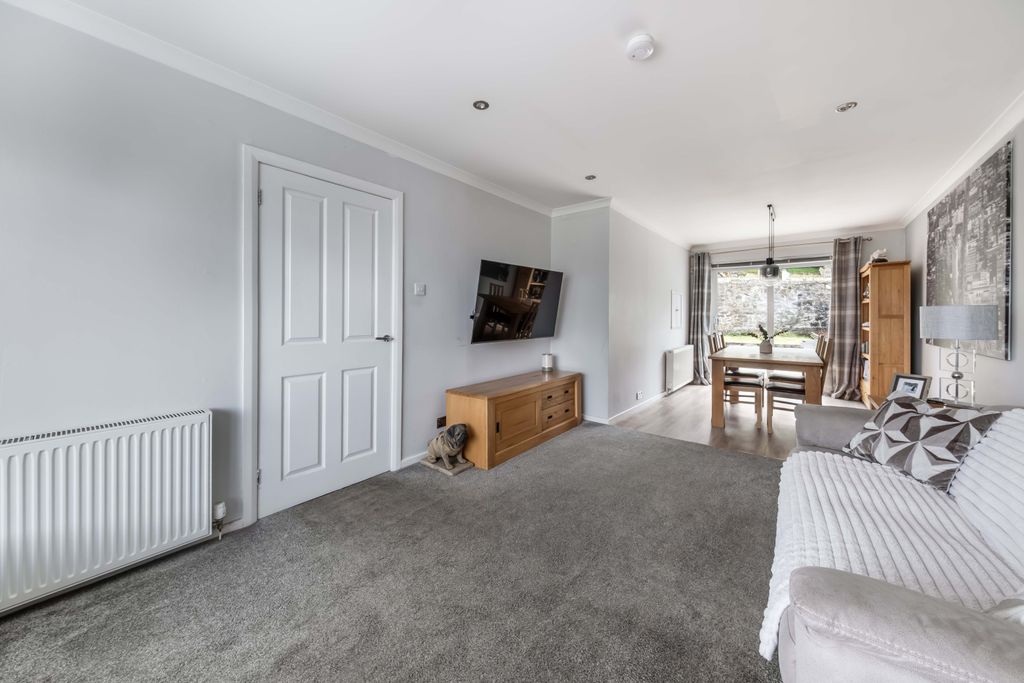 Property photo 3 of 40