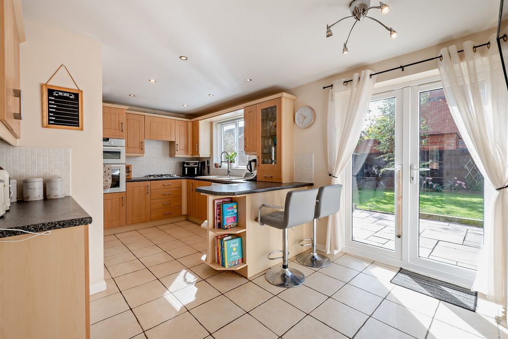 Property photo 3 of 17