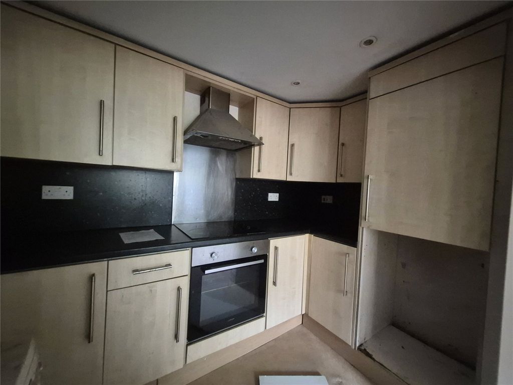 Property photo 3 of 5 Kitchen