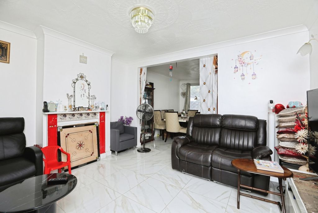Property photo 3 of 11 Pbox-Img.Jpg
