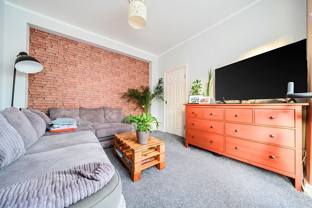 Property photo 2 of 16 Picture 2