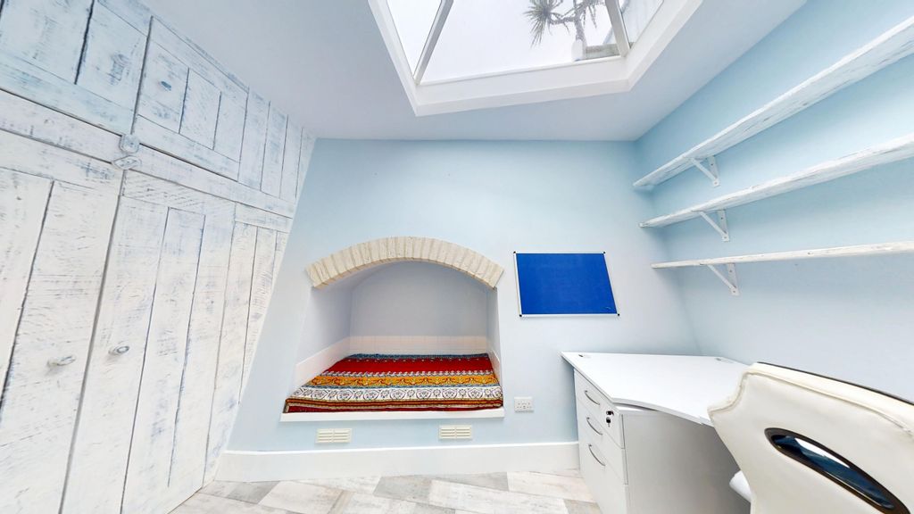Additional image 8 of 3 bed maisonette for saleCastletown, Portland, Dorset DT5
