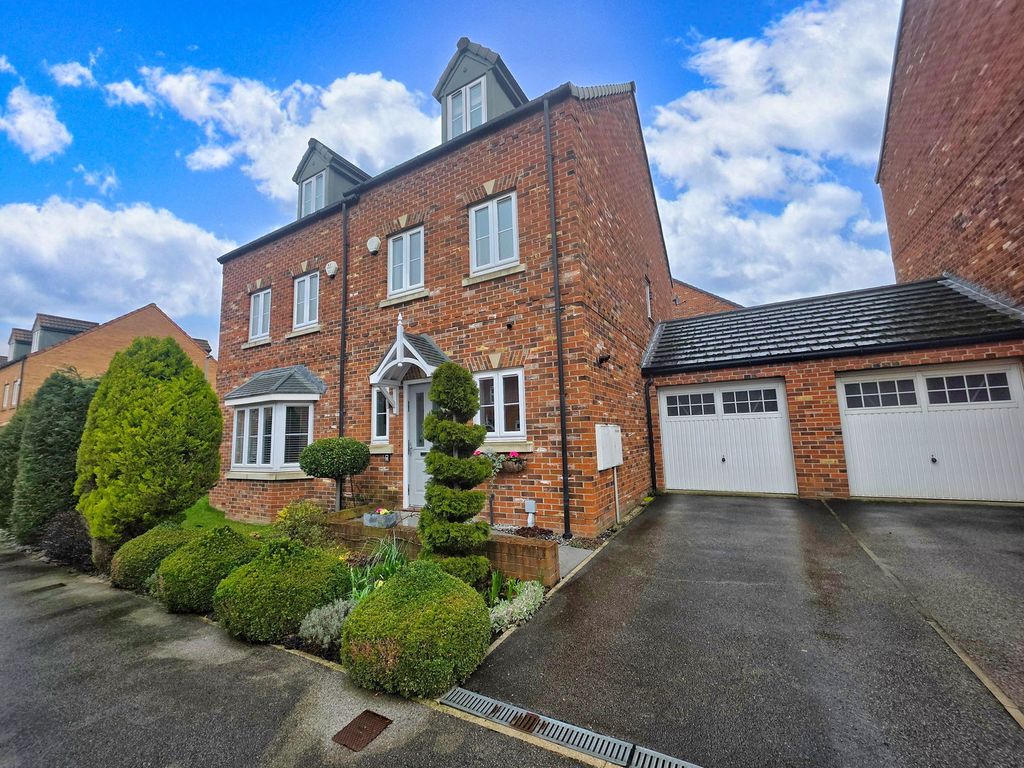 Property photo 1 of 21