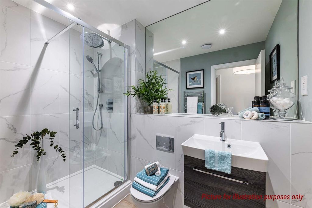 Property photo 3 of 12 Mole Place, Walton Lane, West Molesey-2.Jpg
