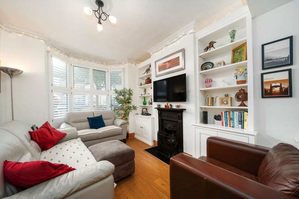 Property photo 2 of 8