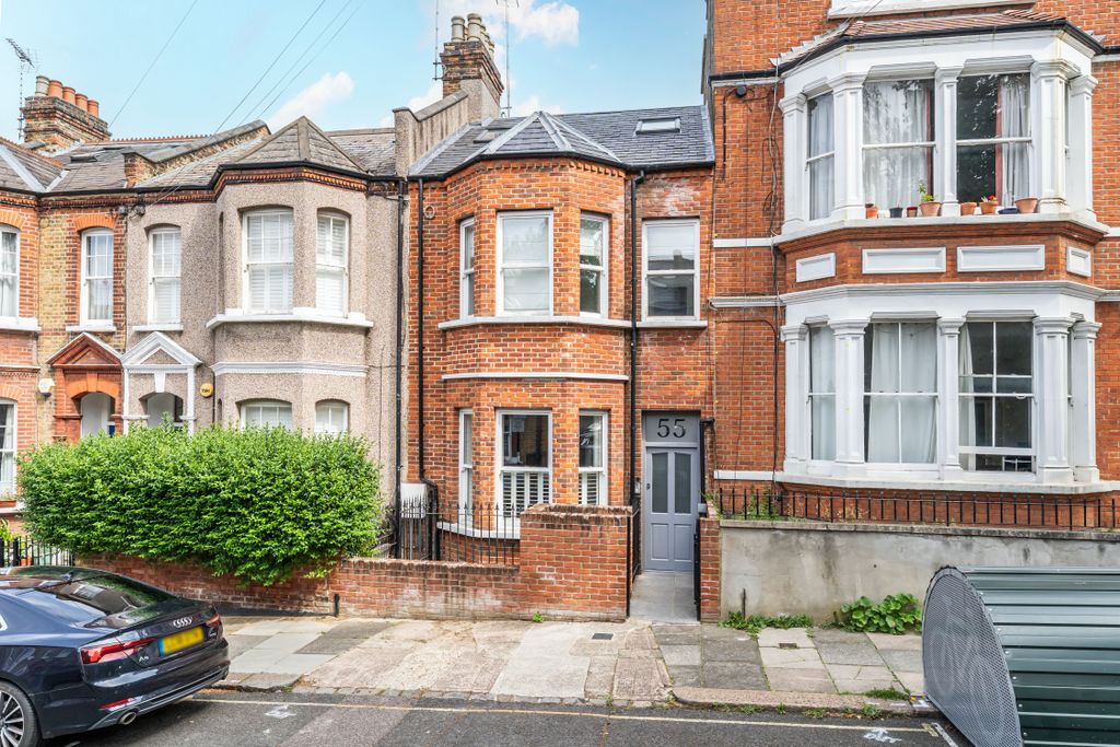 Property photo 1 of 8