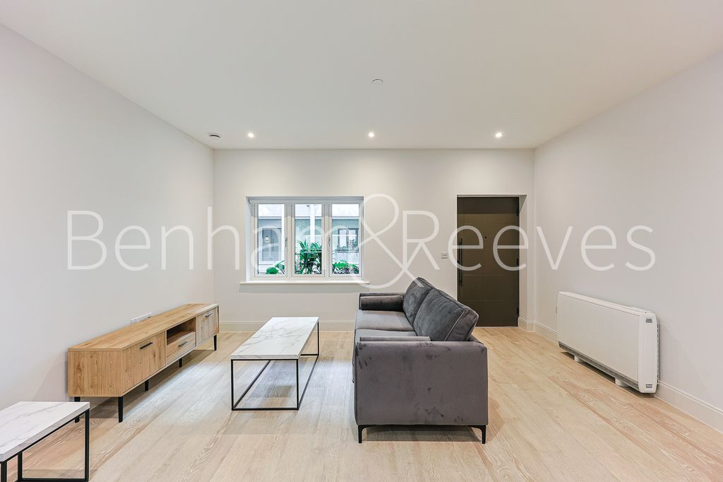 Property photo 1 of 21