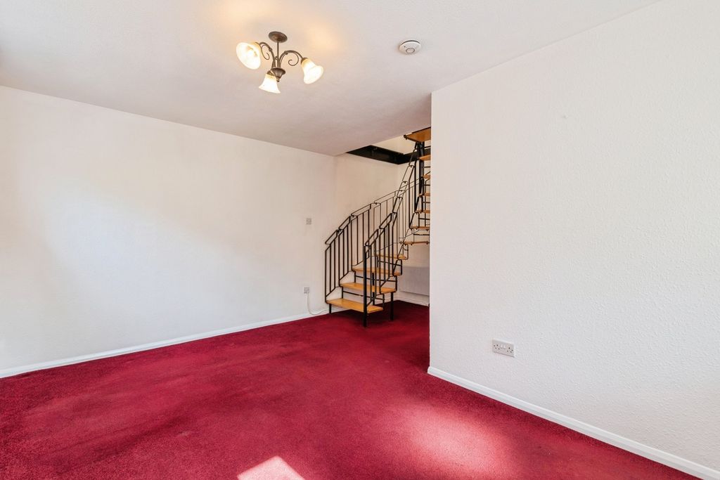 Property photo 2 of 18 Pbox-Img.Jpg