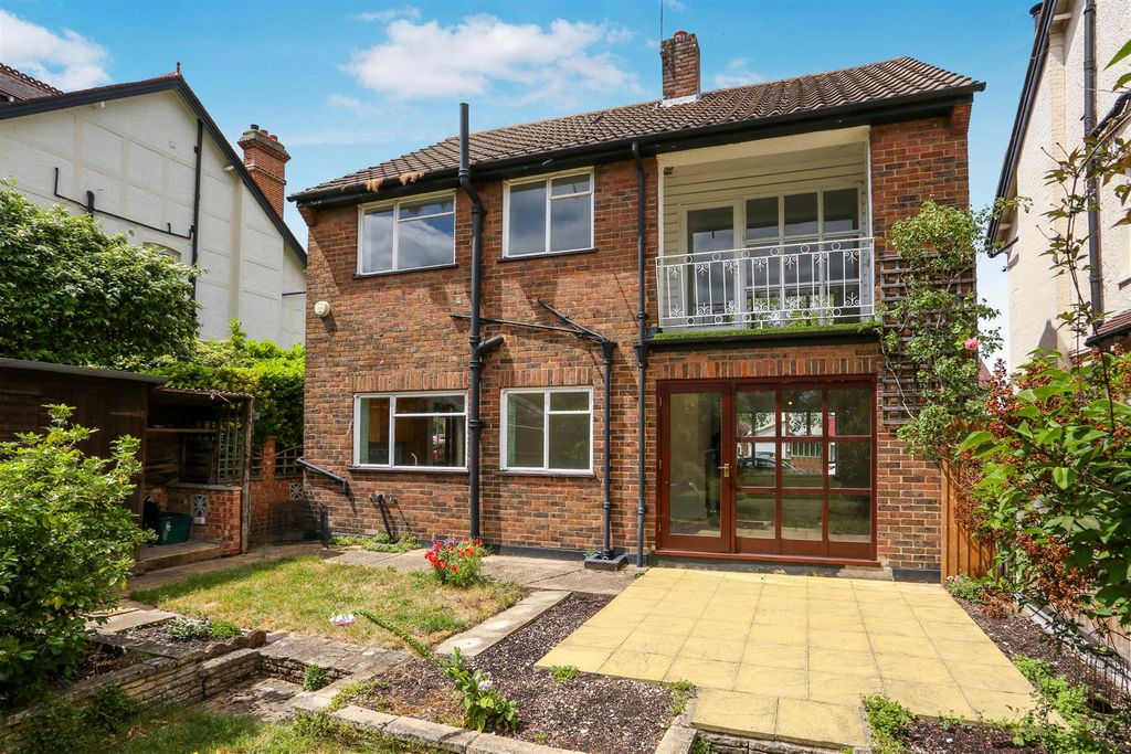 Property photo 3 of 24 1715235597 - 4A Highfield Road, Sm1 - 3.Jpg