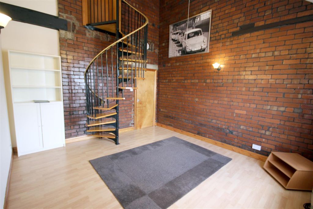 Property photo 1 of 5 Lounge/Diner