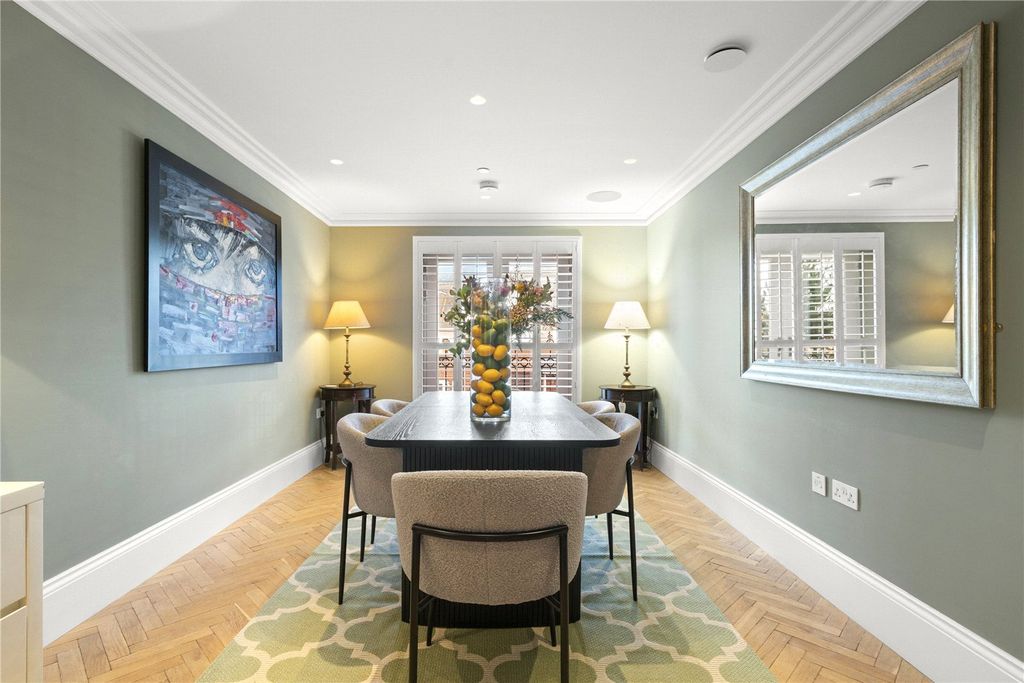 Property photo 3 of 19 Dining Room