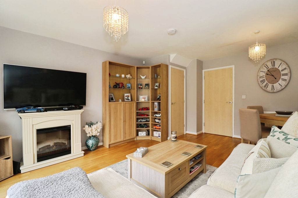 Property photo 3 of 18 Pbox-Img.Jpg