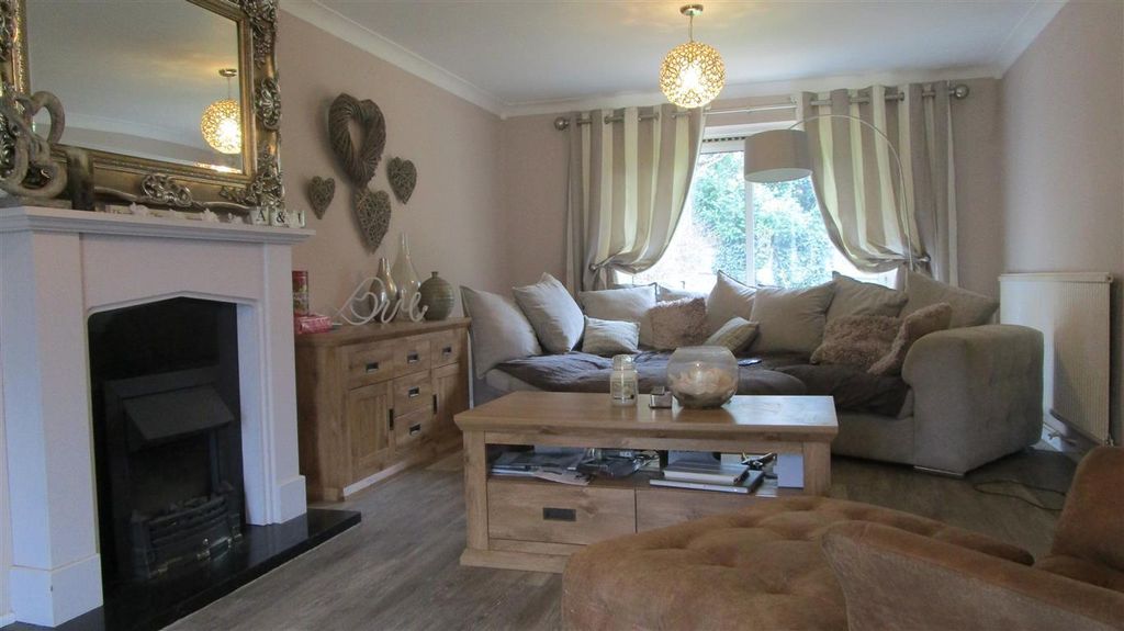 Property photo 2 of 12 Image
