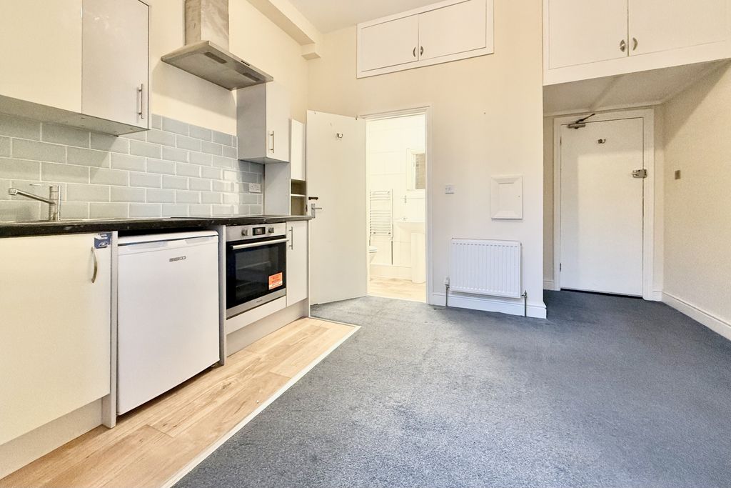 Property photo 3 of 7 3