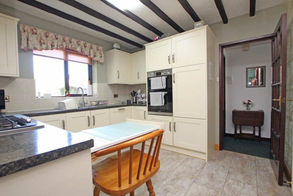 Property photo 3 of 22