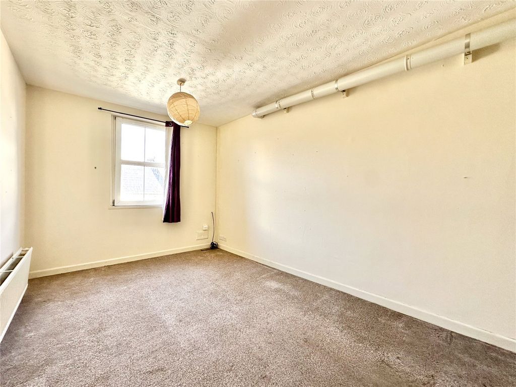 Property photo 3 of 6 Picture No. 01