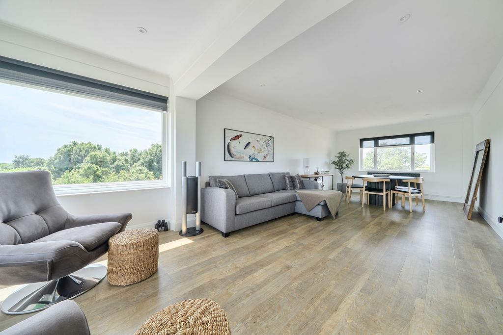 Property photo 2 of 28 1487360-14-6A4d44E186Aff