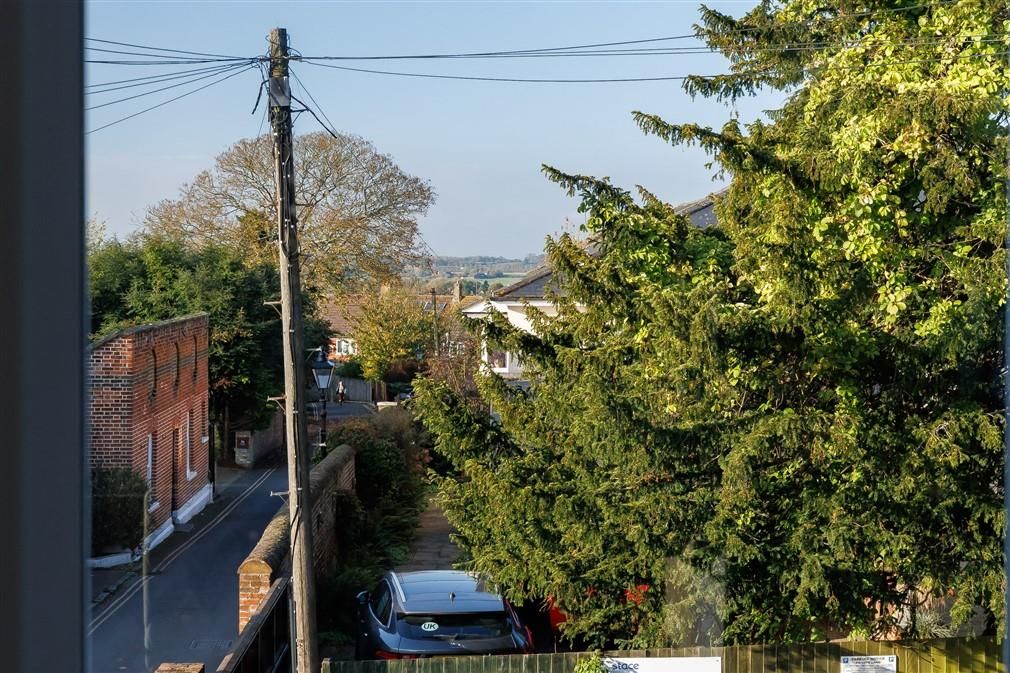 Property photo 2 of 19 2 Doubleday (9).Jpg