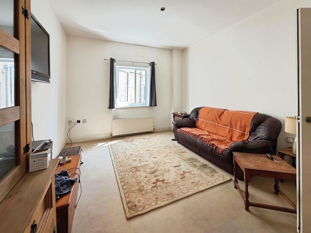 Property photo 2 of 7