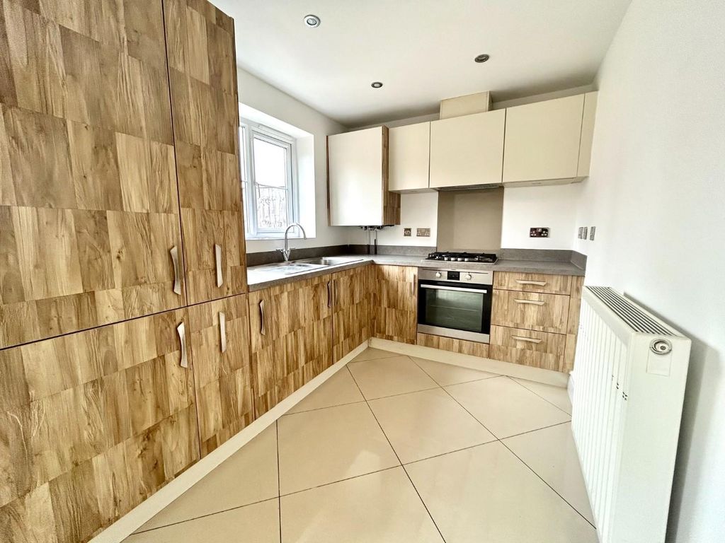 Property photo 3 of 19 Kitchen 1.Jpg