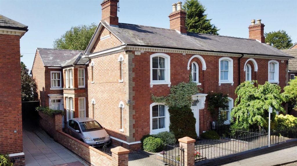 Property photo 1 of 34 1