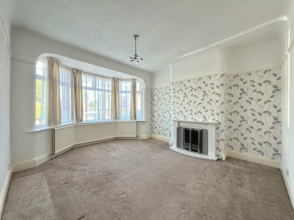 Property photo 2 of 30