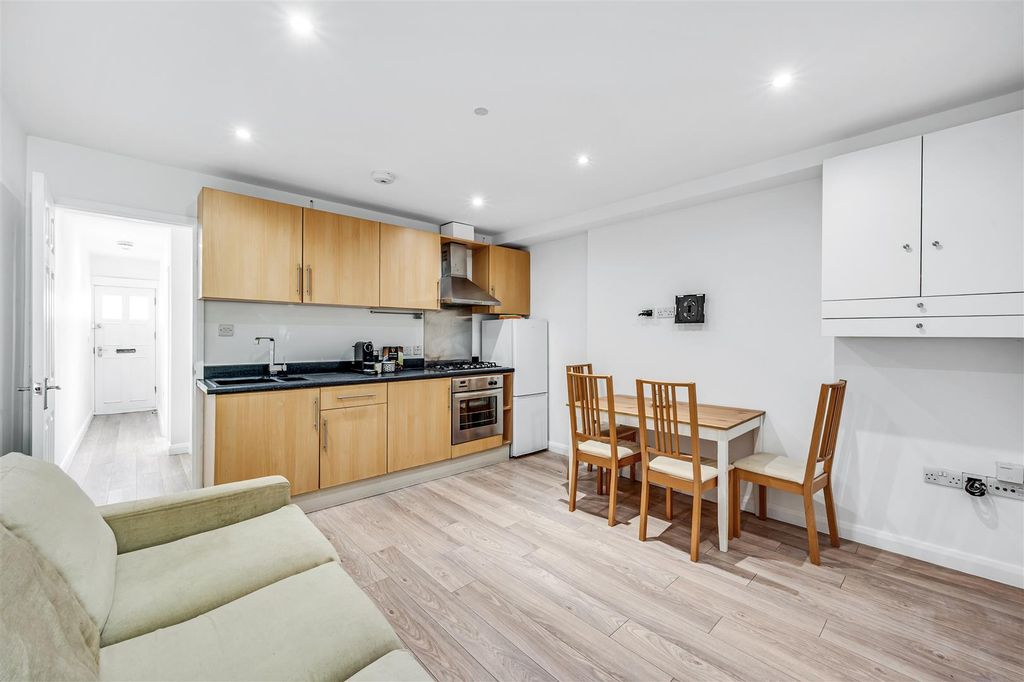 Property photo 2 of 13 Lgf - 50 Shakespeare Road-3.Jpg