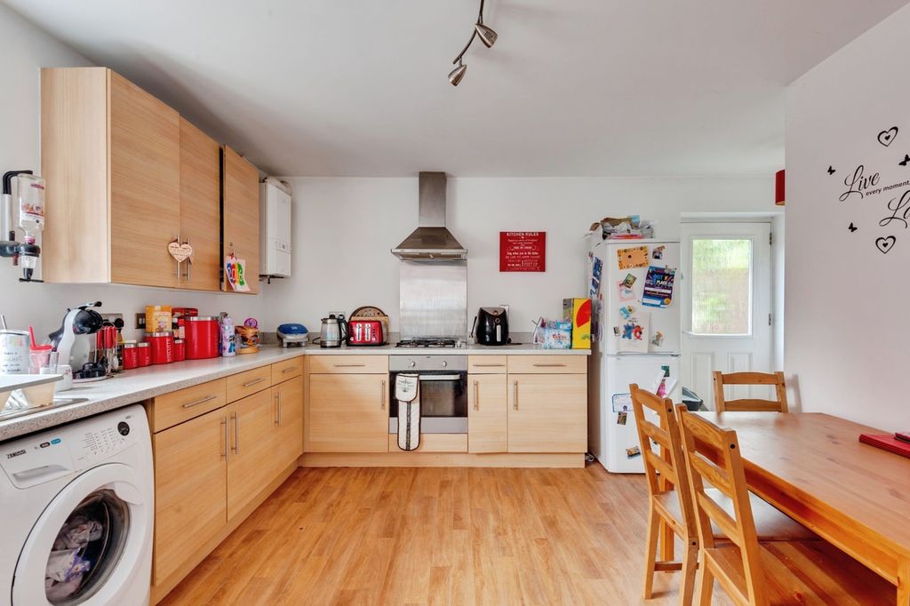 Property photo 3 of 15 Pbox-Img.Jpg