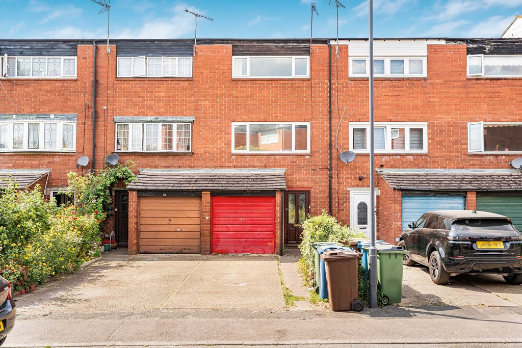 Property photo 2 of 28 Picture No. 21
