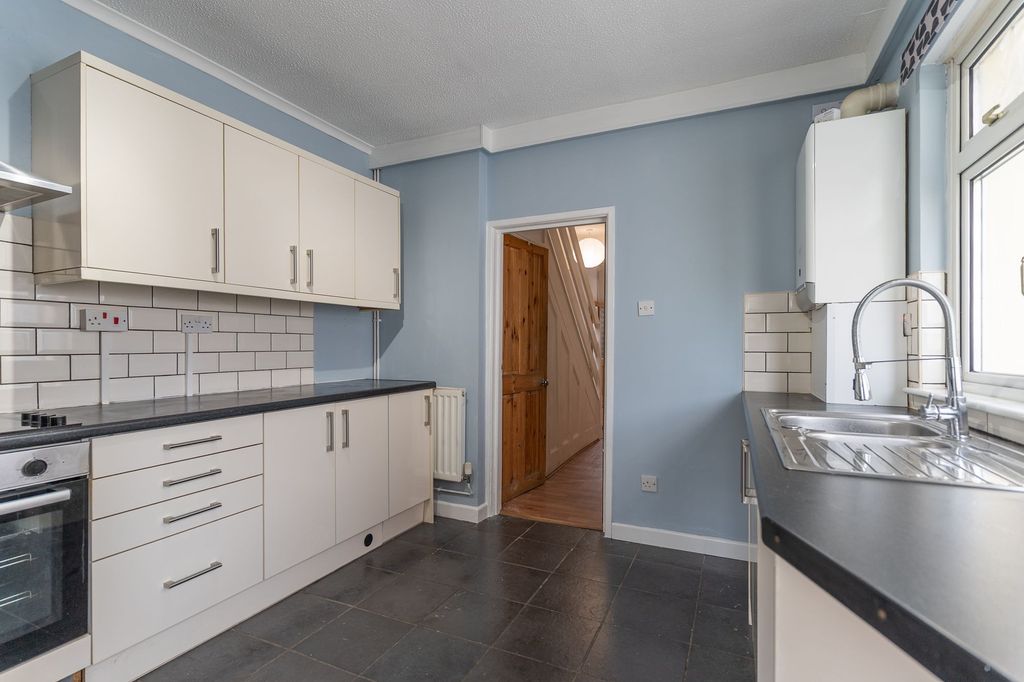 Property photo 2 of 21