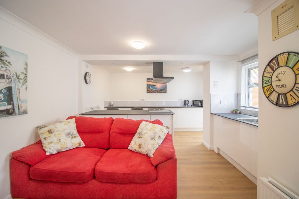 Property photo 3 of 17 5168392