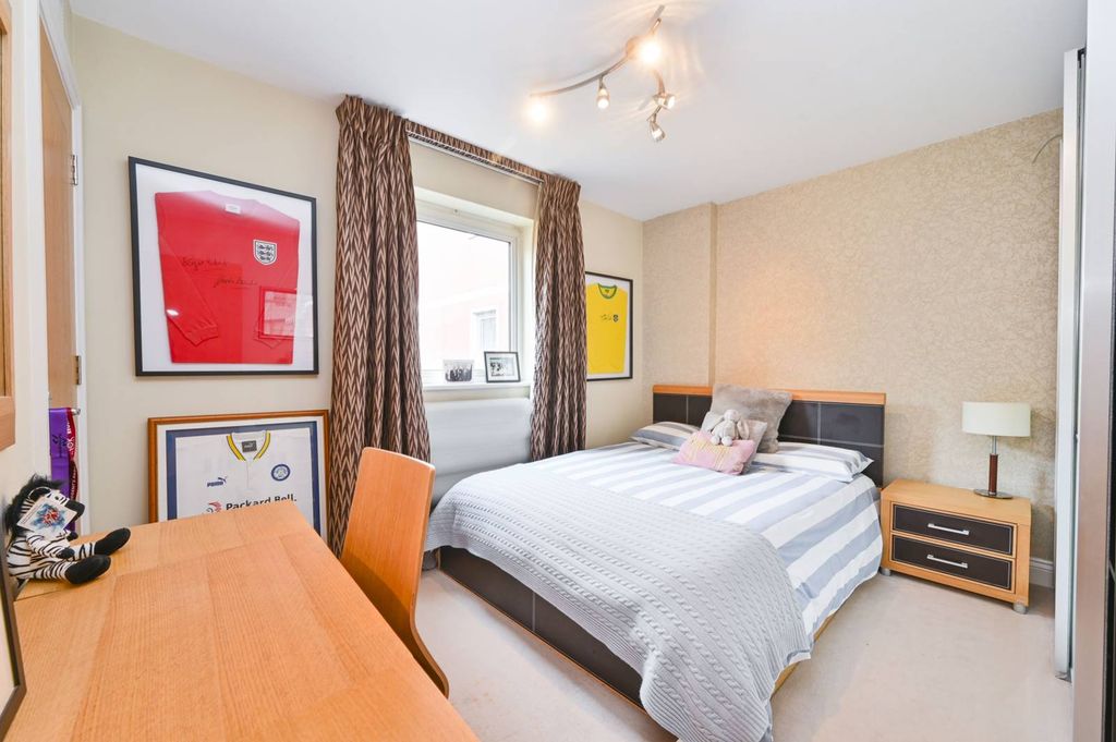 Property photo 1 of 12