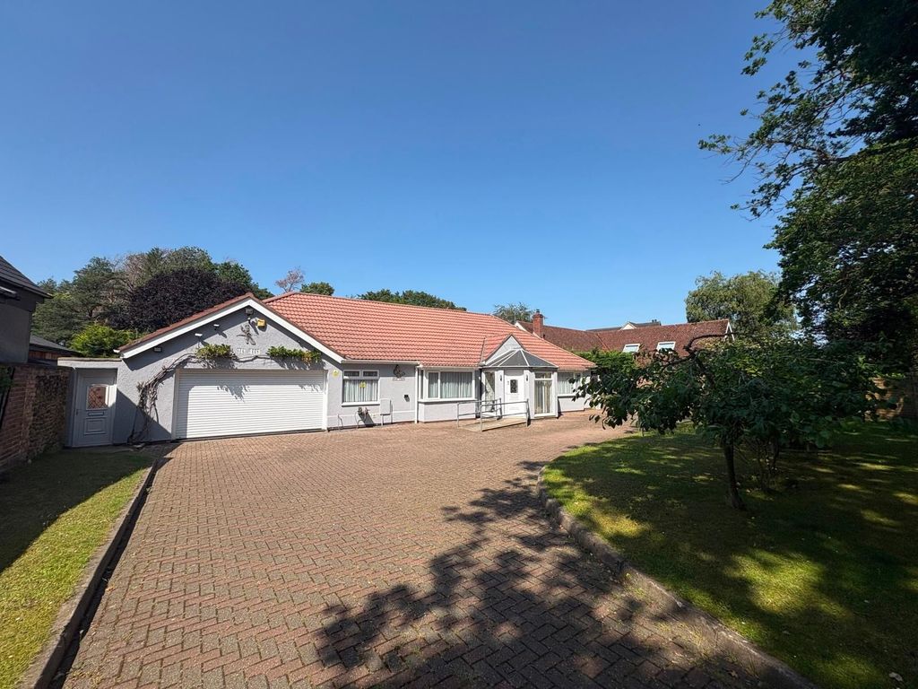 Property photo 1 of 17 Outside