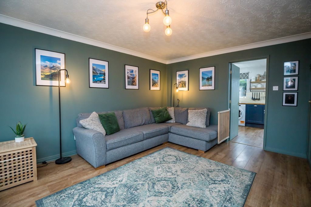 Property photo 2 of 15 10