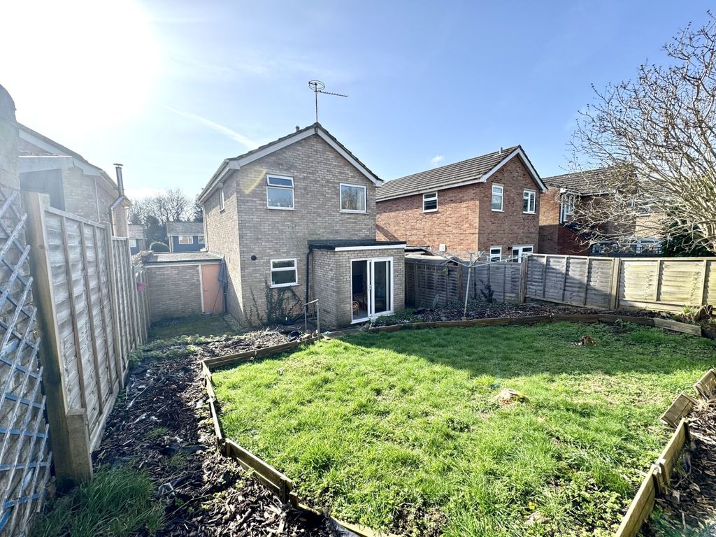 Additional image 8 of 3 bed detached house for saleBramshott Drive, Hook RG27