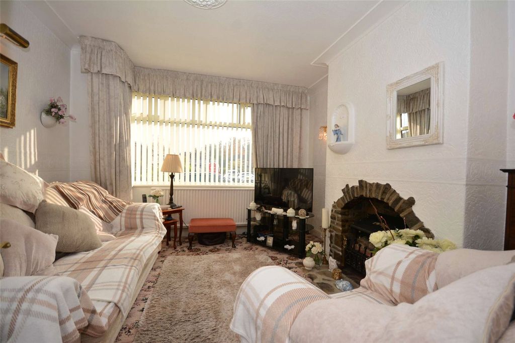 Property photo 2 of 23 Picture No. 12