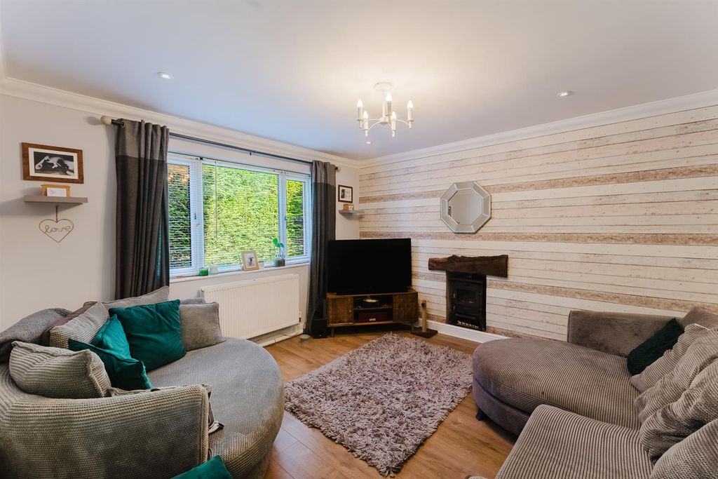 Property photo 2 of 18 Living Room