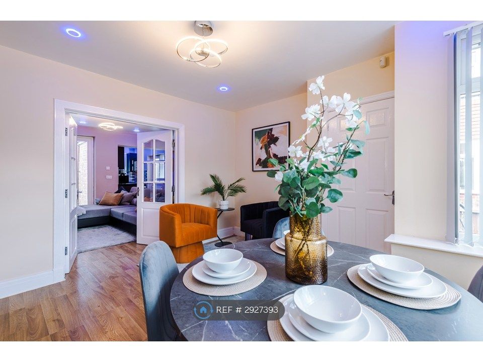 Property photo 1 of 33