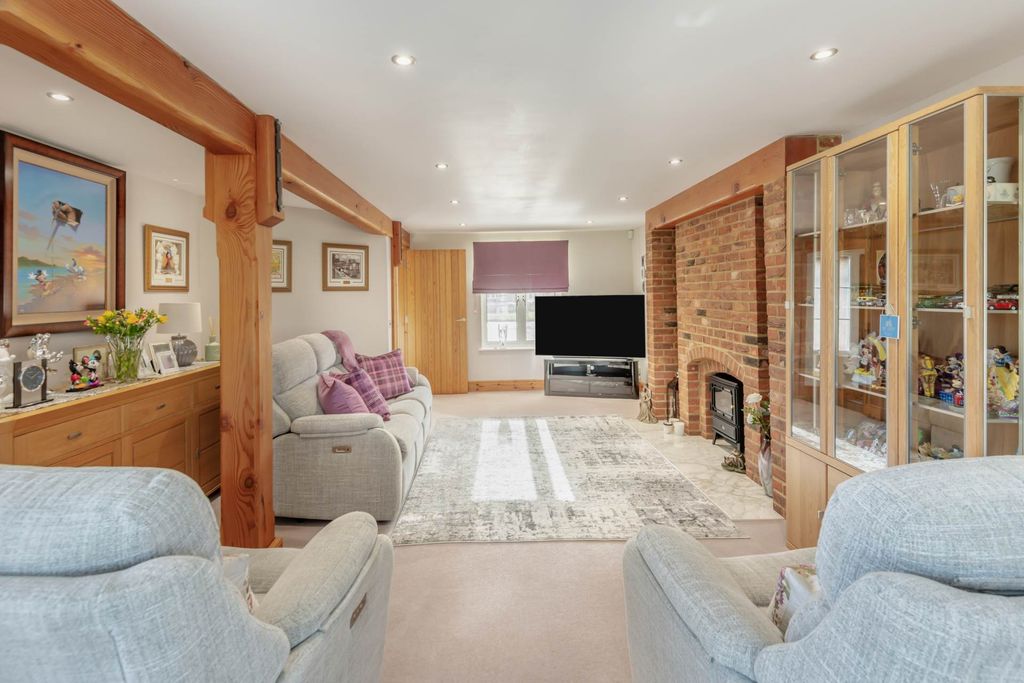 Property photo 3 of 26