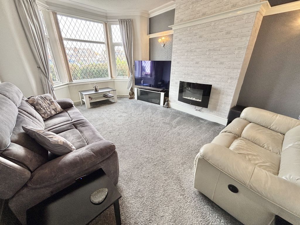 Property photo 2 of 32