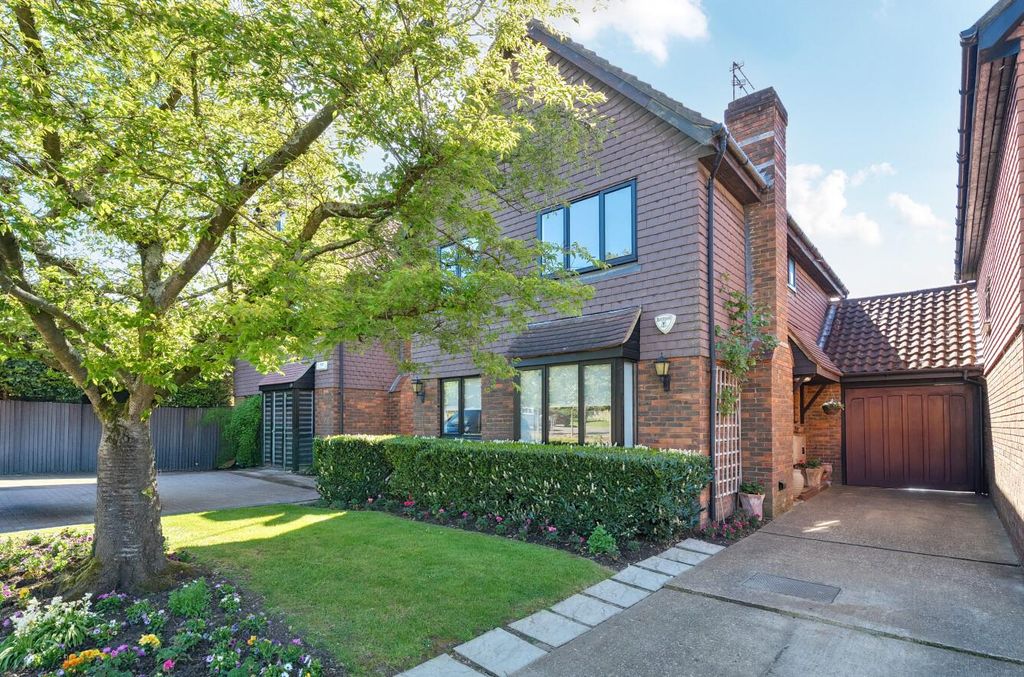 Property photo 1 of 21 Davidson Frost-Wellings, Dfw, Du Cros Drive, Ha7,