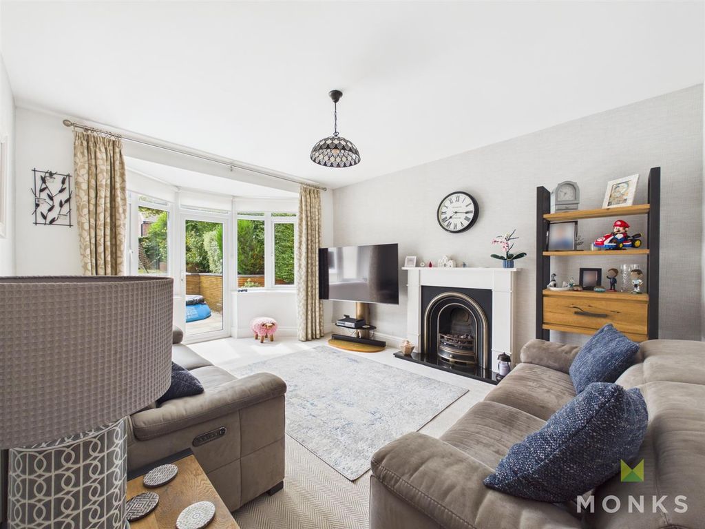 Property photo 3 of 14 Cam01420G0-Pr0956-Still008.Jpg