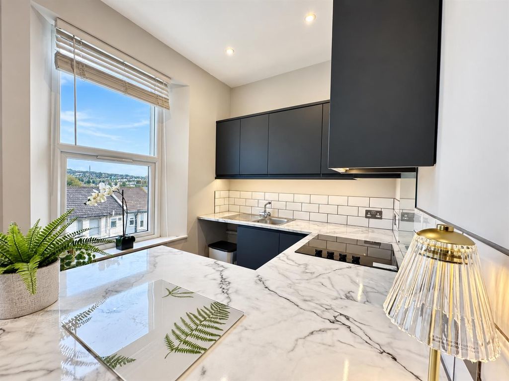 Property photo 1 of 24 701.Png