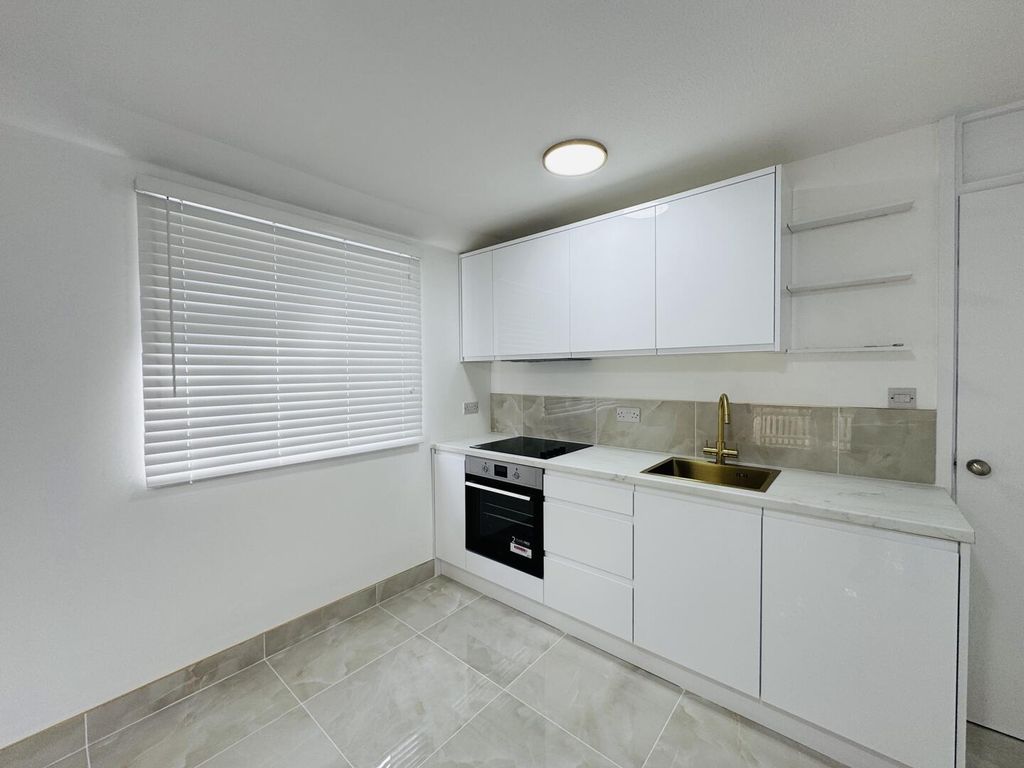 Property photo 3 of 11 Kitchen/Living Room