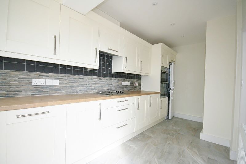 Property photo 2 of 8 Kitchen (Main)