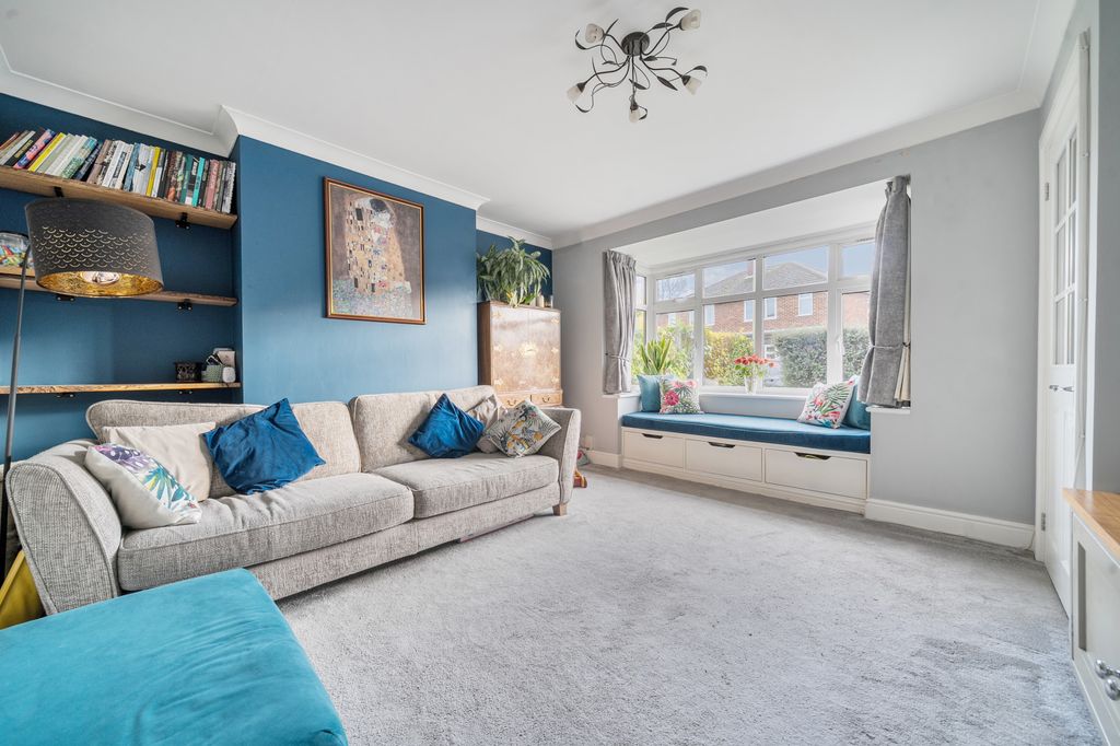 Property photo 2 of 18