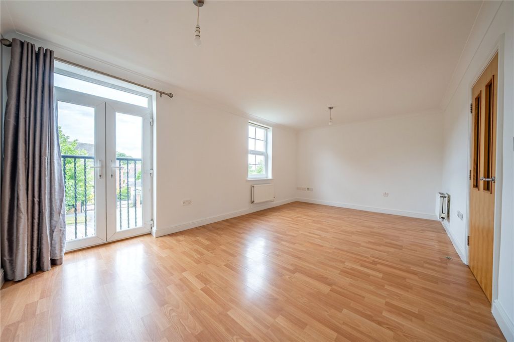 Property photo 3 of 12 Picture No. 11