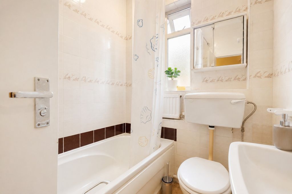 Property photo 3 of 14 5398712