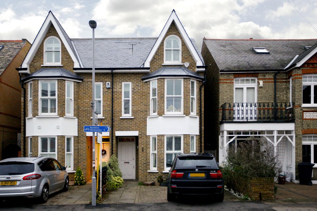 Property photo 1 of 11 External